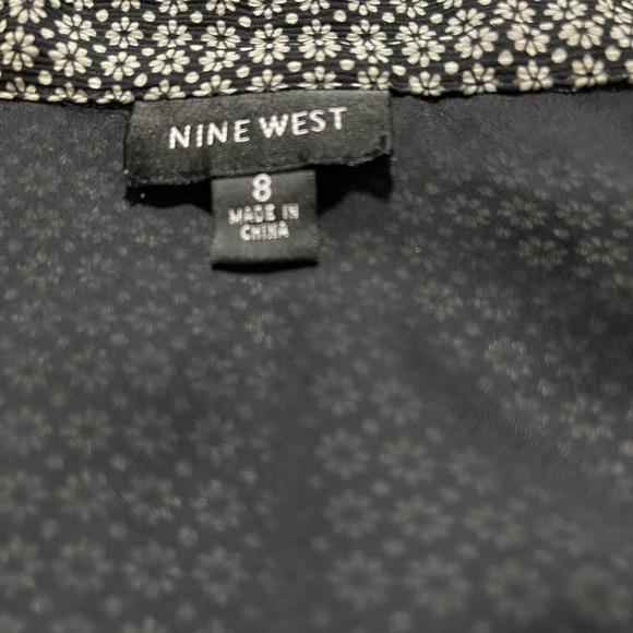 Nine West Women’s sleeveless shirt, Size 8 - Picture 7 of 9